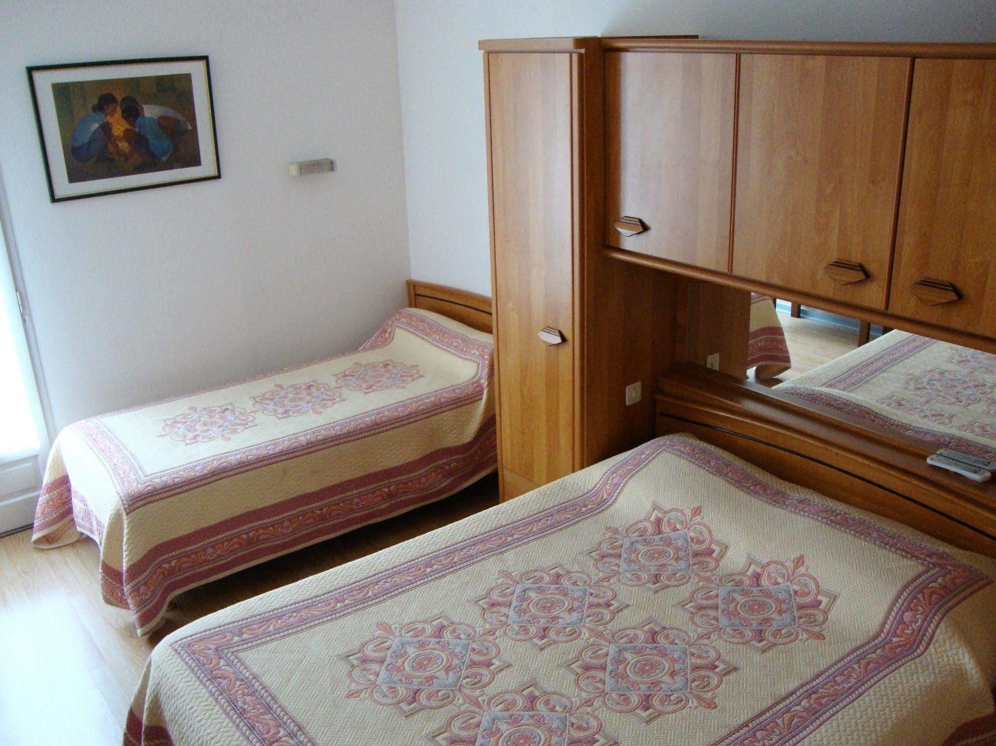 Hotel Au Petit Languedoc Lourdes Eksteriør billede